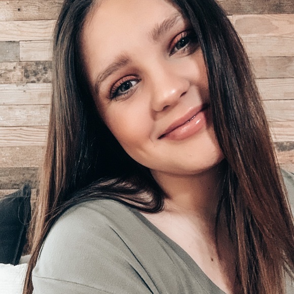 Meet your Posher, Codee - Picture 1 of 1